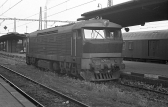 752 076-0