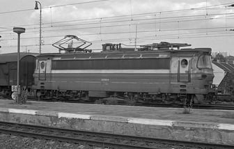 230 083-8
