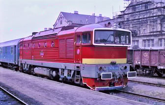 753 385-4
