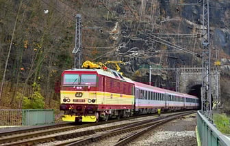 371 005-0
