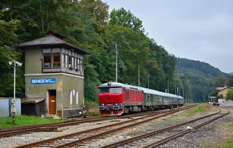 749 253-1