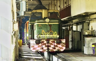 710 002-7