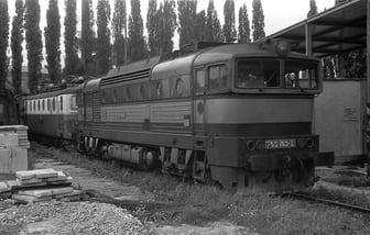 753 193-2