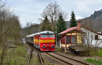 751 033-2