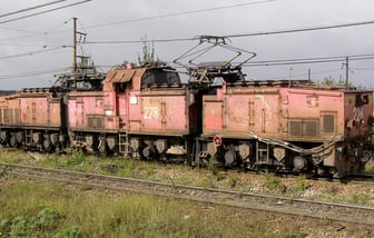 228