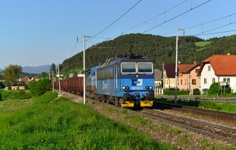 363 032-4