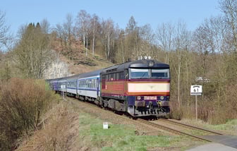 749 121-0