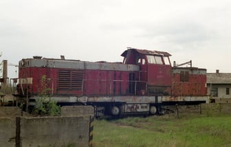 735 002-8