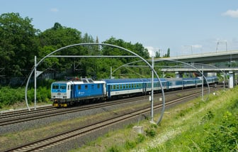 371 002-7