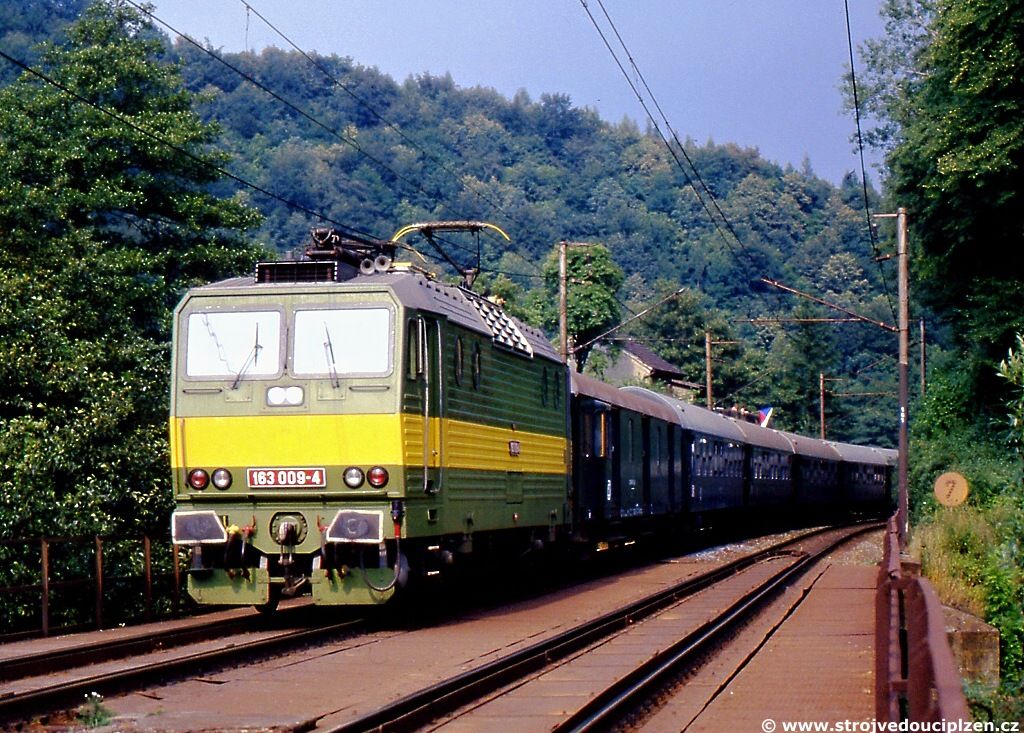 163 009-4