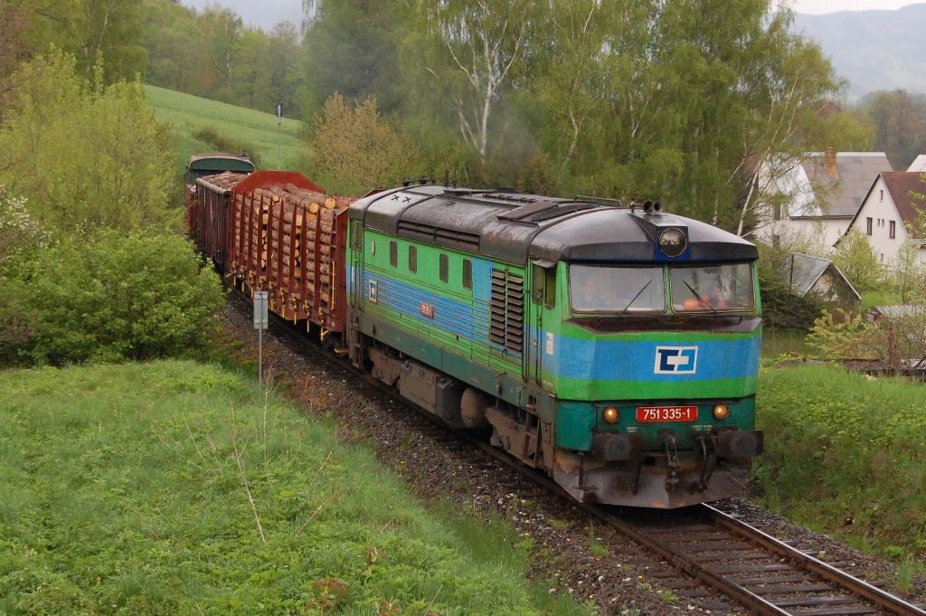 751 335-1