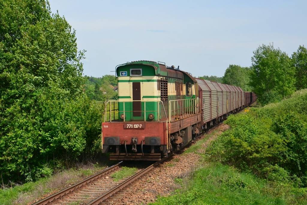771 137-7