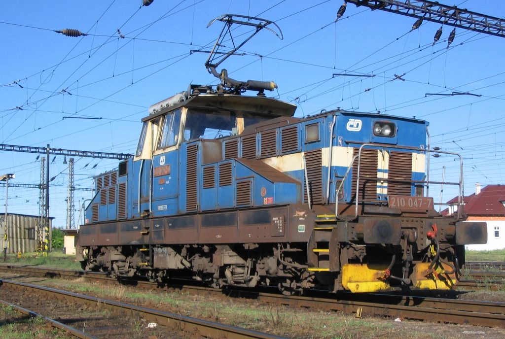 210 047-7