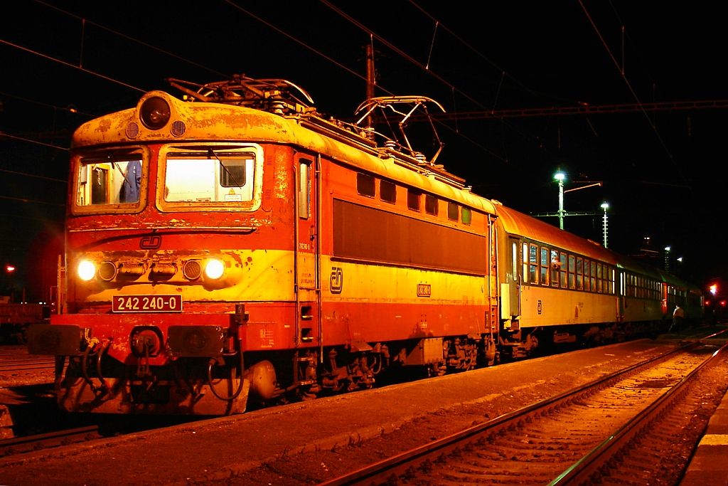 242 240-0
