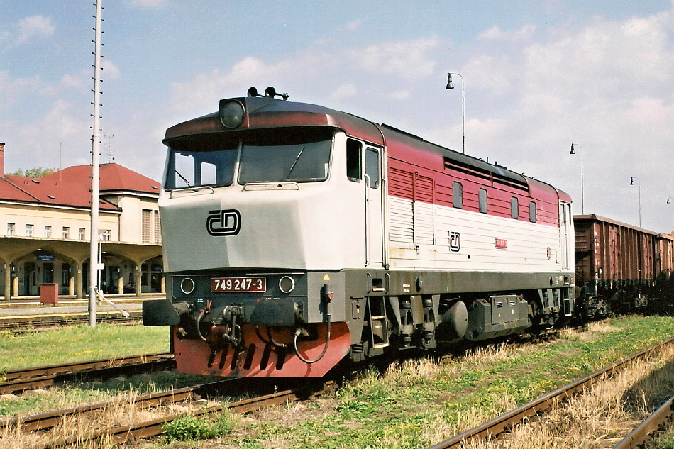 749 247-3