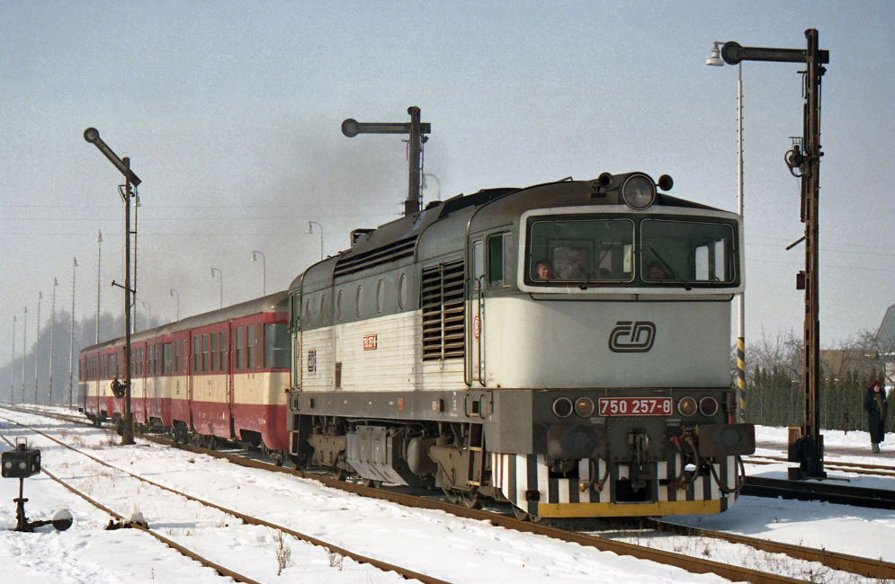 750 257-8