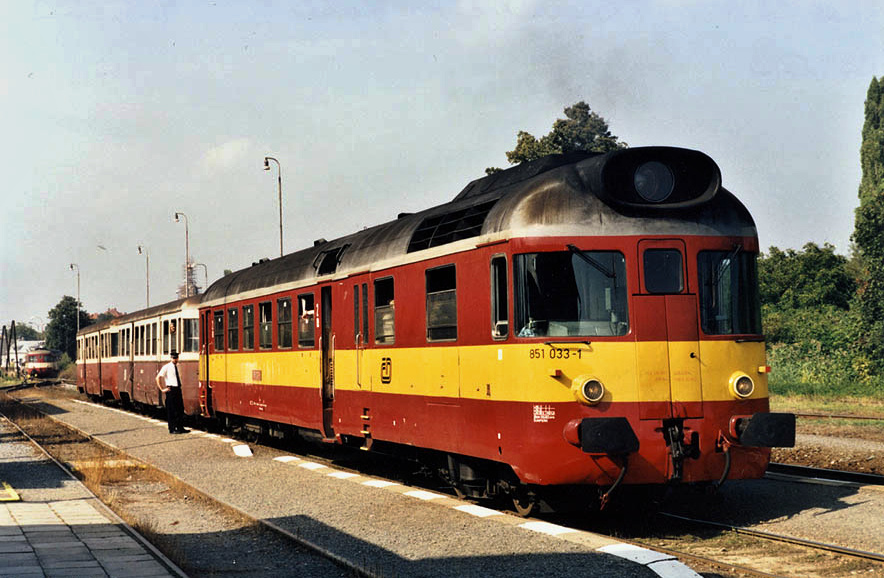 851 033-1