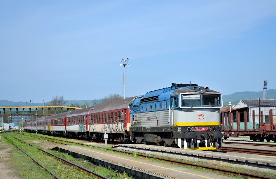 750 093-7