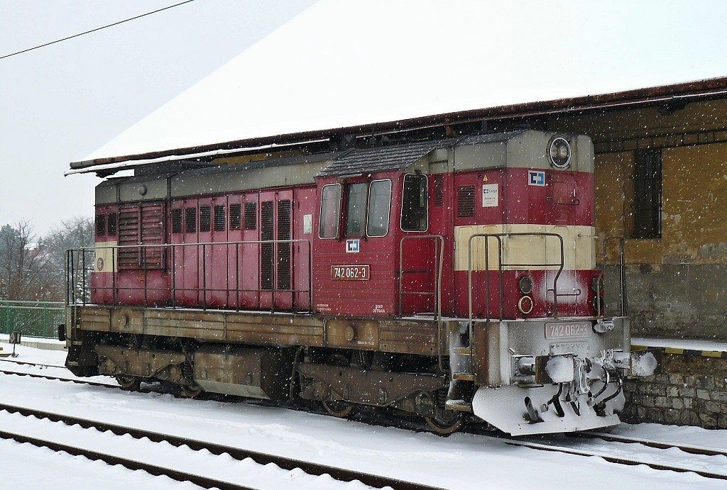 742 062-3