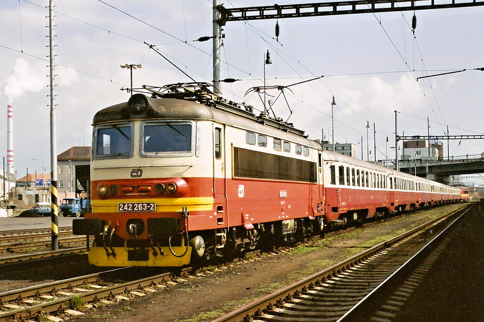 242 263-2