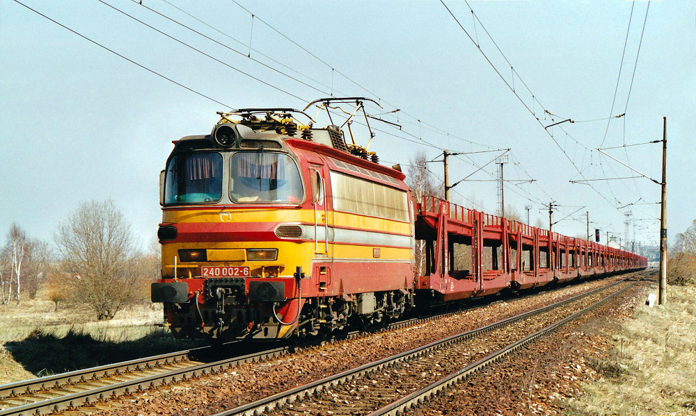 240 002-6