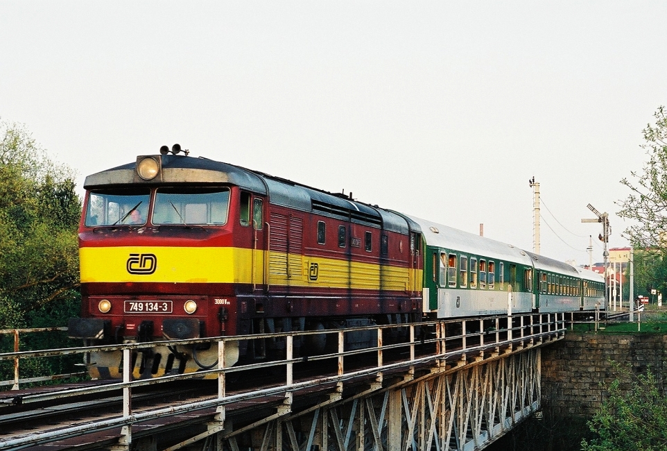 749 134-3