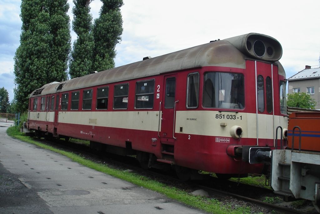 851 033-1