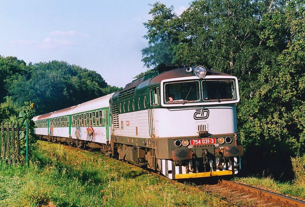754 031-3