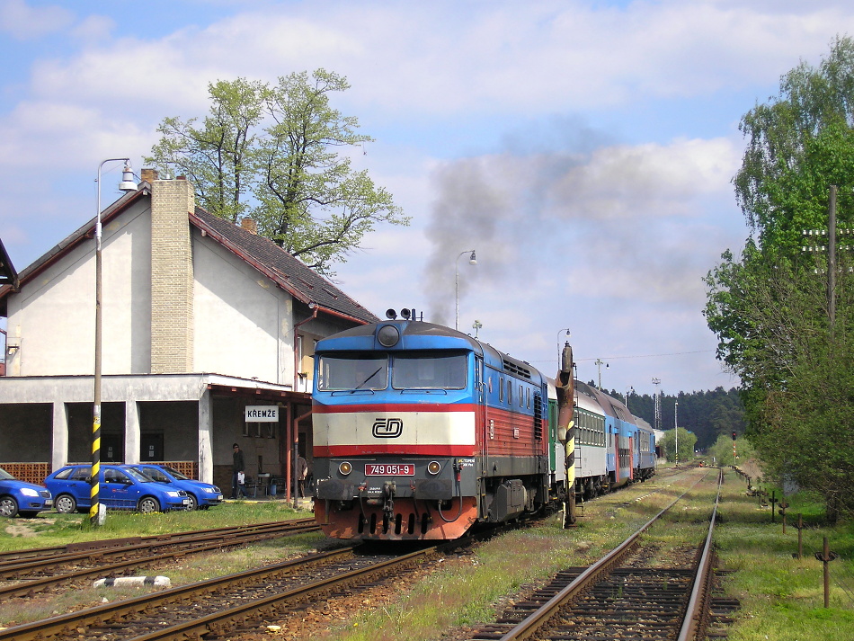 749 051-9