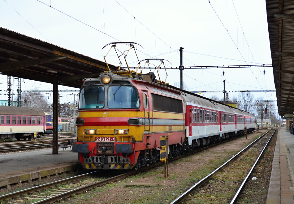 240 121-4