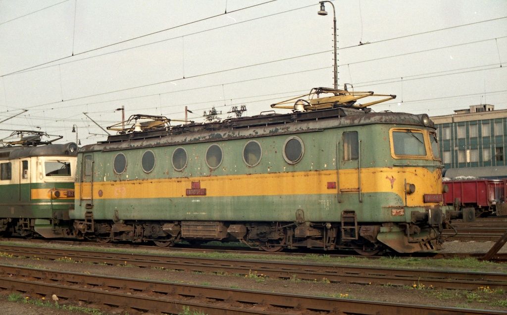 140 098-5