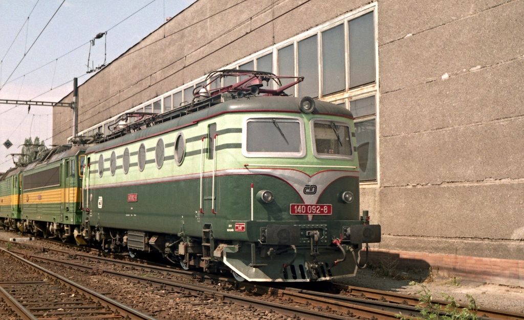 140 092-8