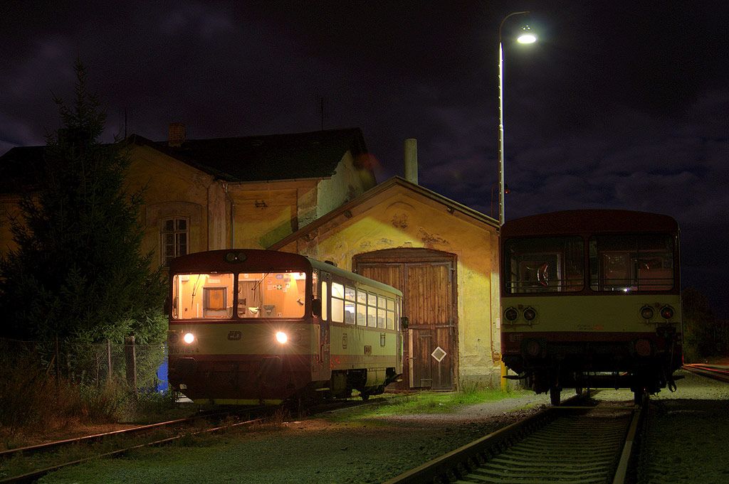 810 418-4