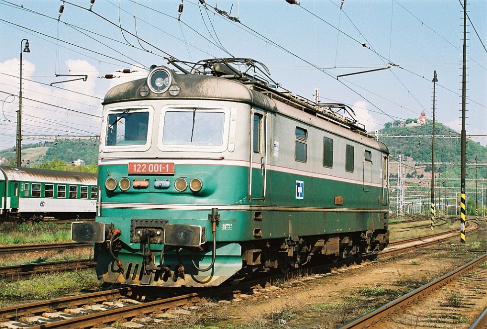 122 001-1