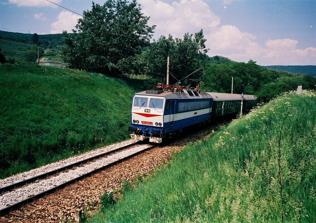 363 065-4