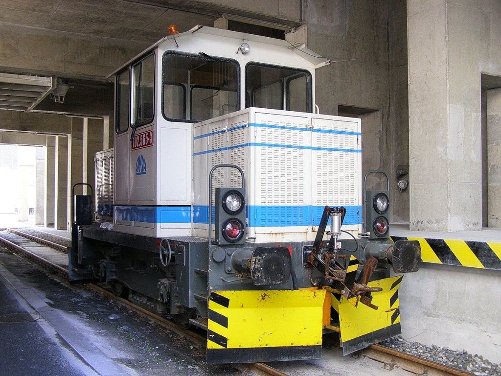 702 565-3