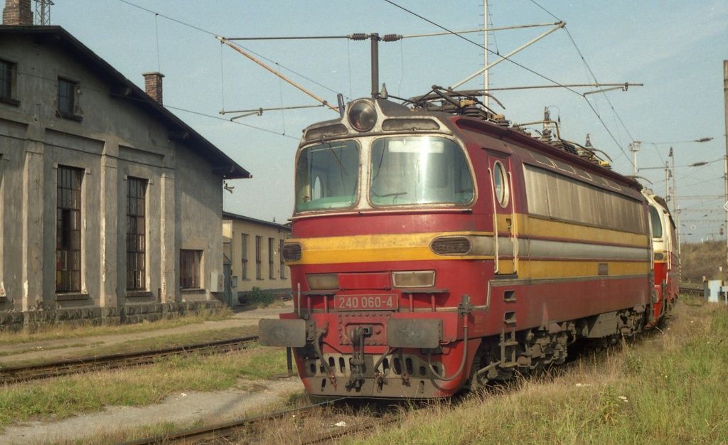 240 060-4