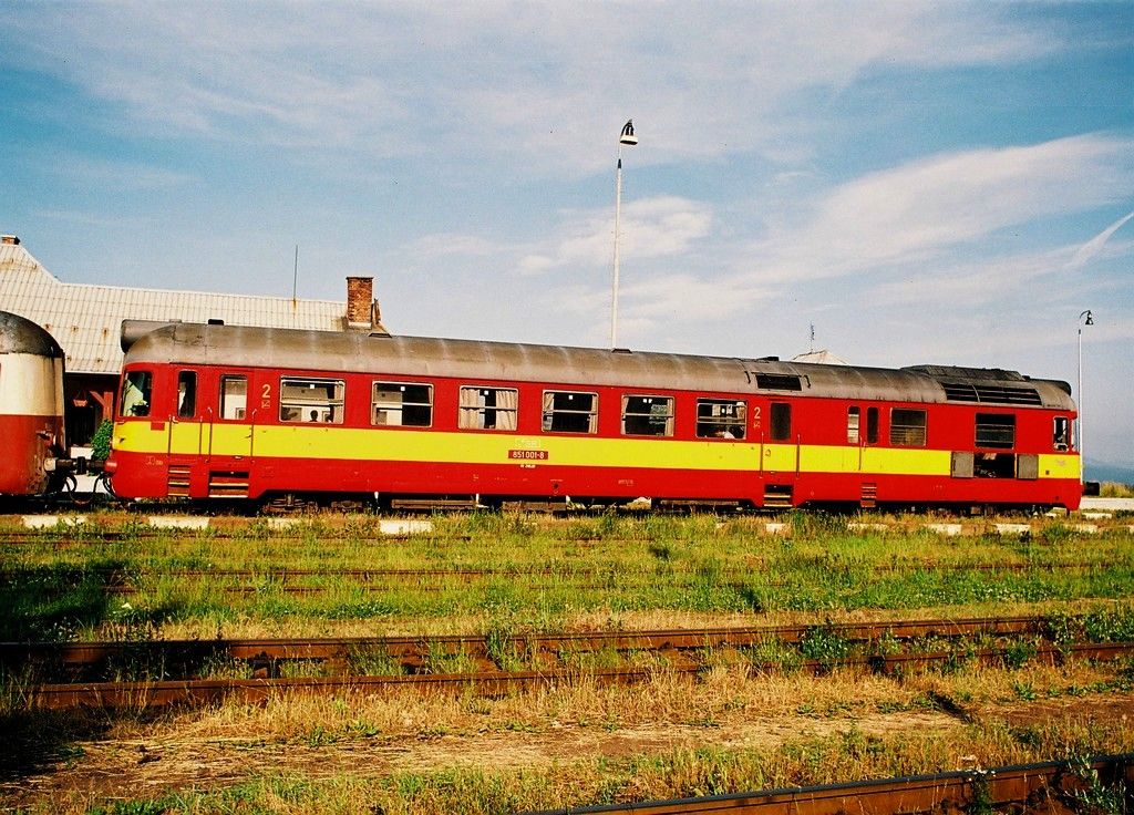 851 001-8
