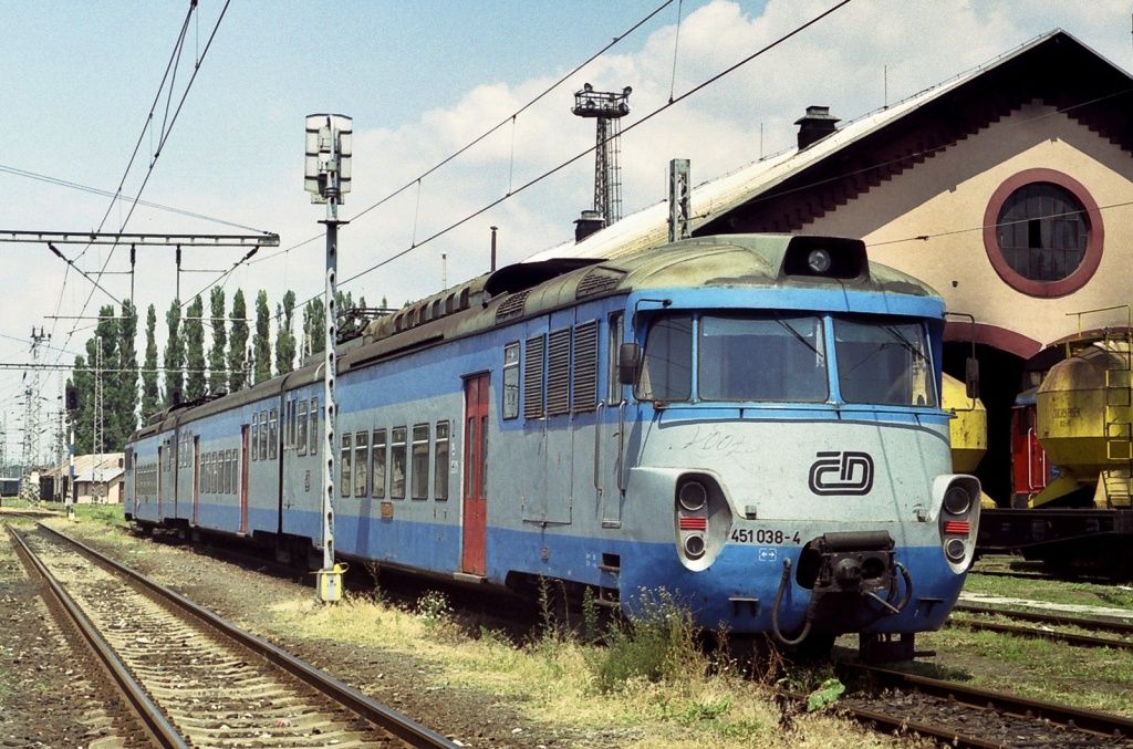 451 038-4