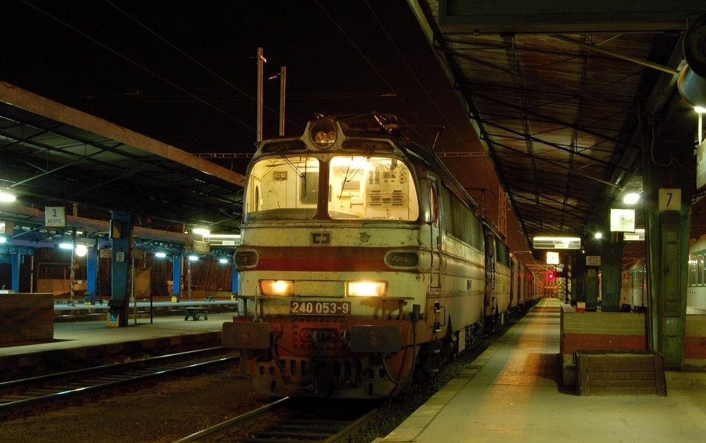 240 053-9