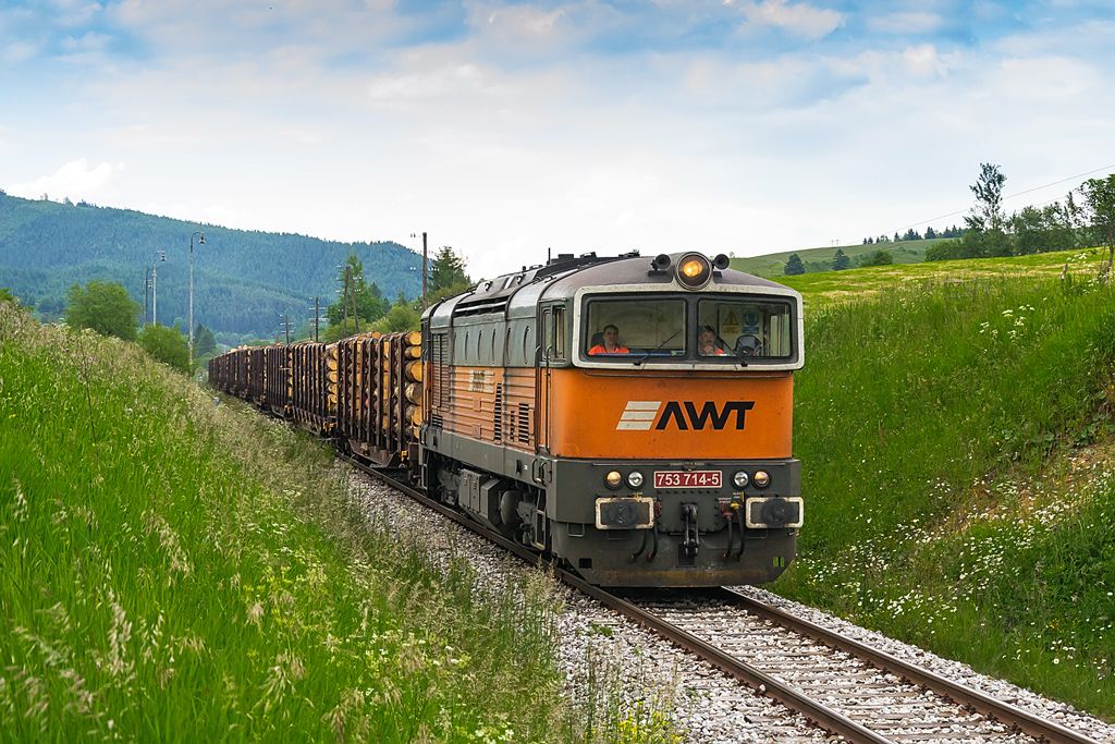 753 714-5