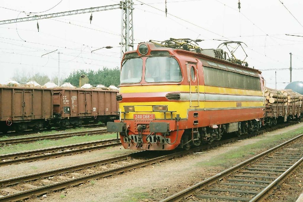 240 066-4