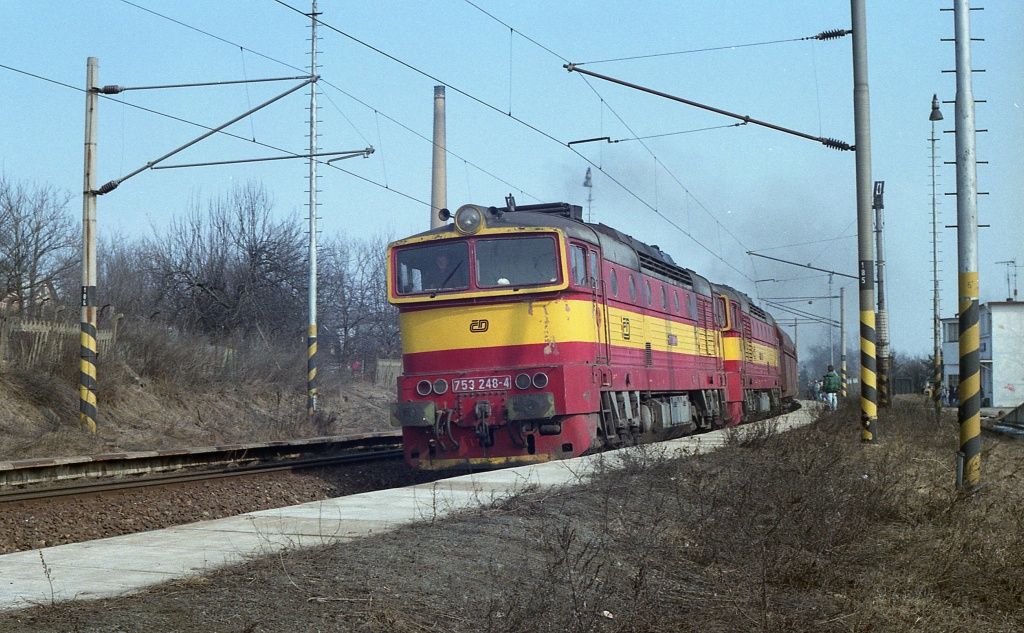 753 248-4