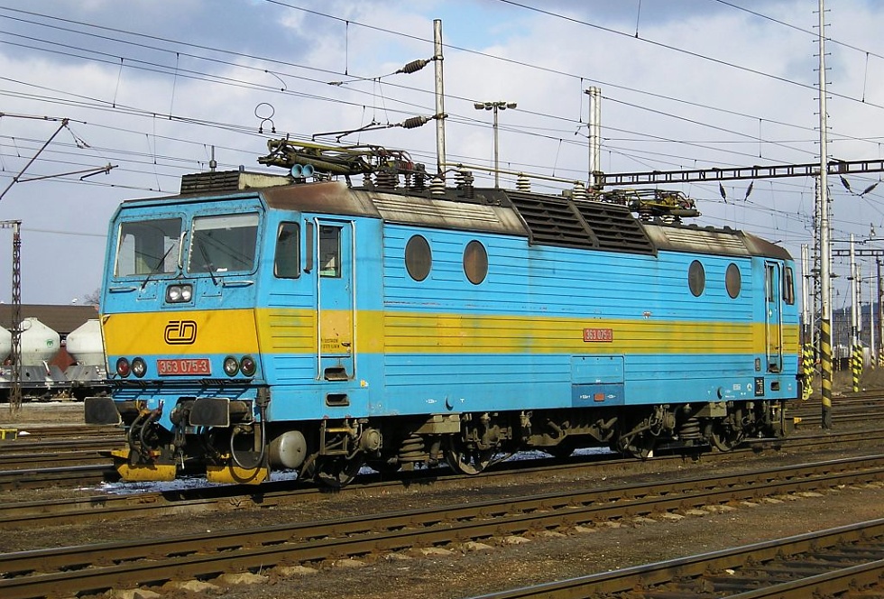 363 075-3