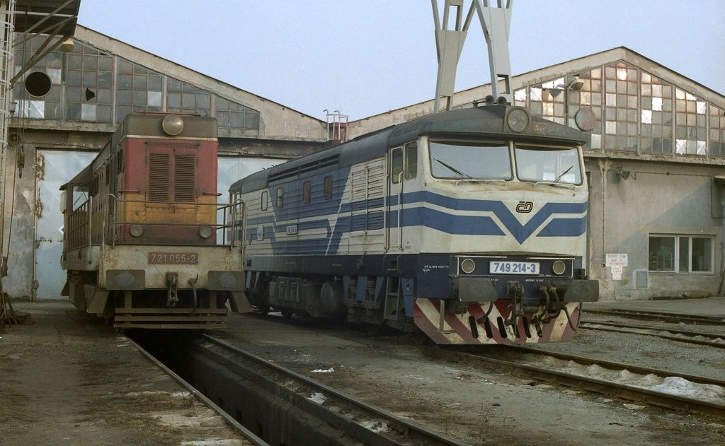 749 214-3