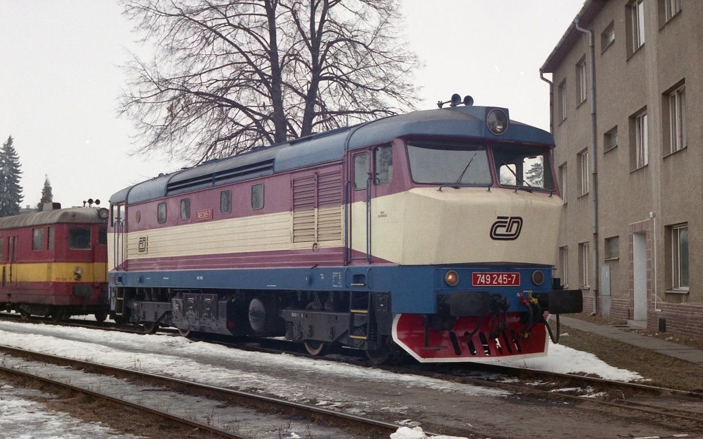 749 245-7