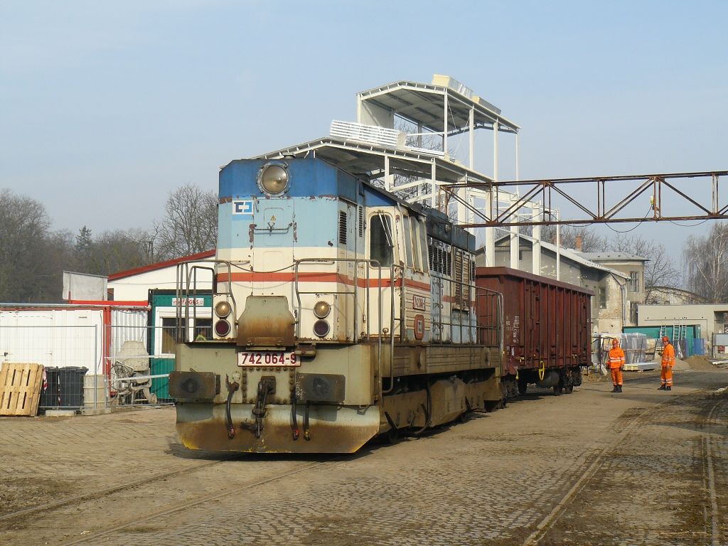 742 064-9
