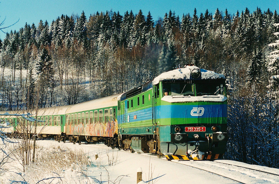 751 335-1