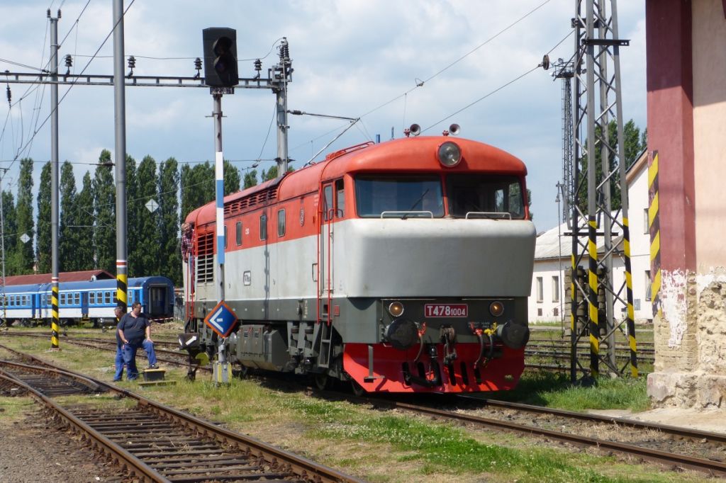 751 004-3