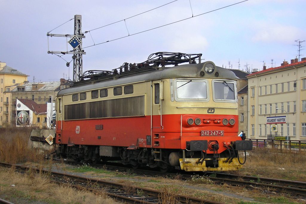 242 247-5